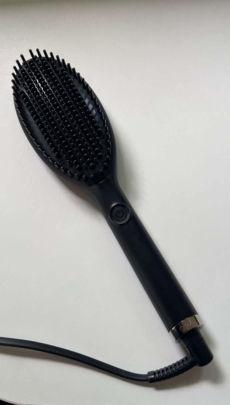 ghd Glide Professional Smoothing Hot Brush UK/EU 220-240V. Like New Condition.